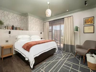 Deluxe Suite